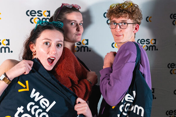 Etudiants Cesacom lors d'un event